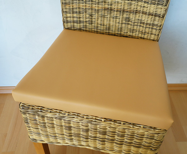 Cuscino per sedia in similpelle sabbia 30x30x2 cm